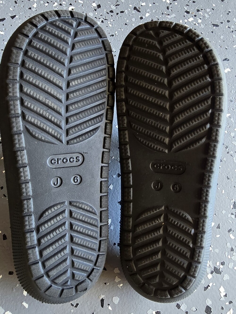 CROCS Black Slide Sandals Size Kids 6 - Picture 3 of 3